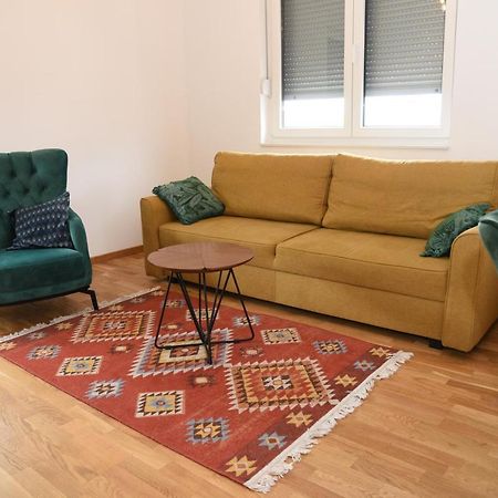 Ferienwohnung Avenija Oaza Novi Sad Exterior foto