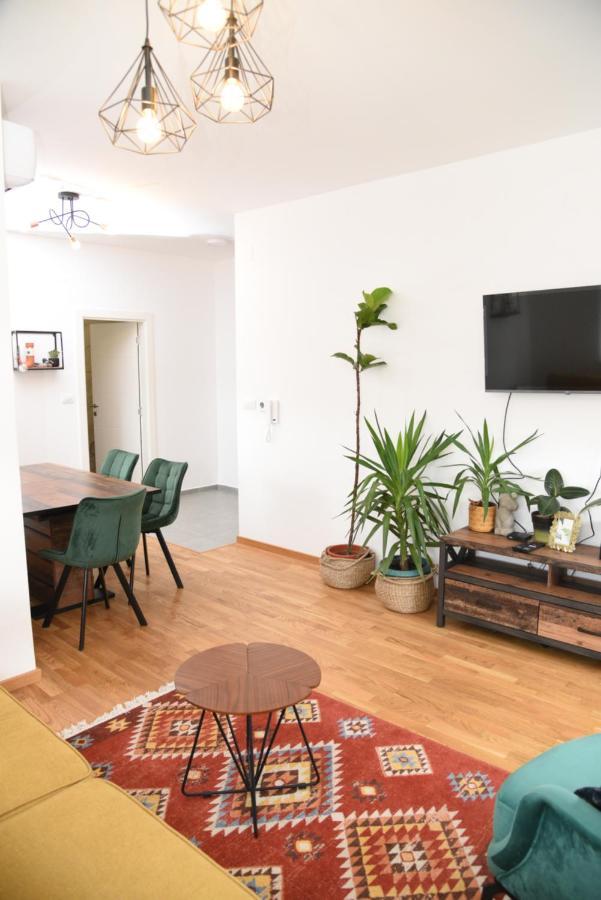Ferienwohnung Avenija Oaza Novi Sad Exterior foto