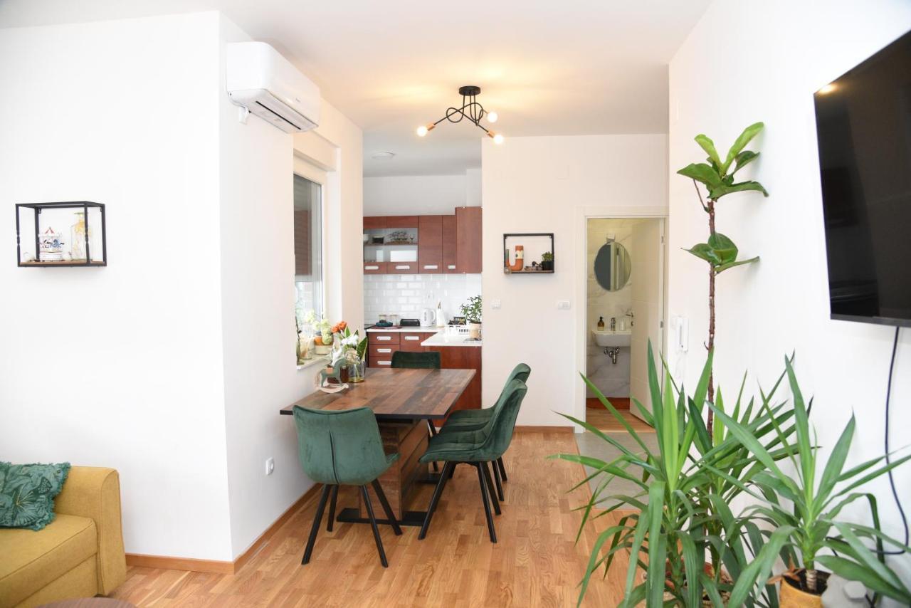 Ferienwohnung Avenija Oaza Novi Sad Exterior foto