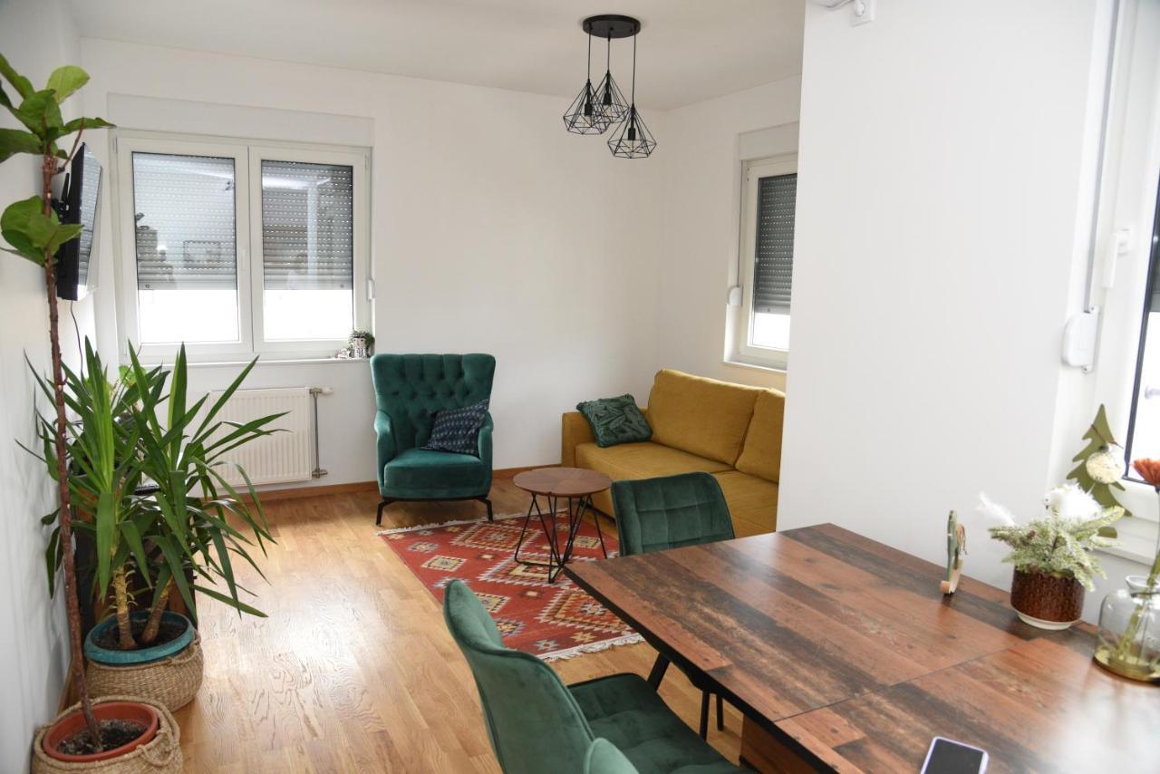 Ferienwohnung Avenija Oaza Novi Sad Exterior foto